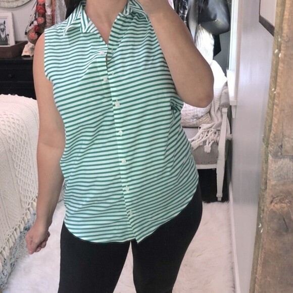 Chico’s no iron size 1 green striped cotton top - Picture 3 of 6